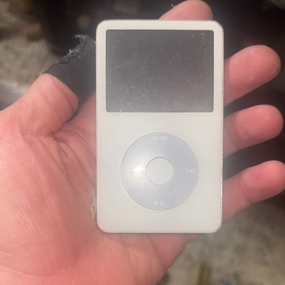 Apple Classic White Media Player